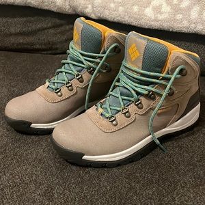 Columbia newton ridge hiking boots